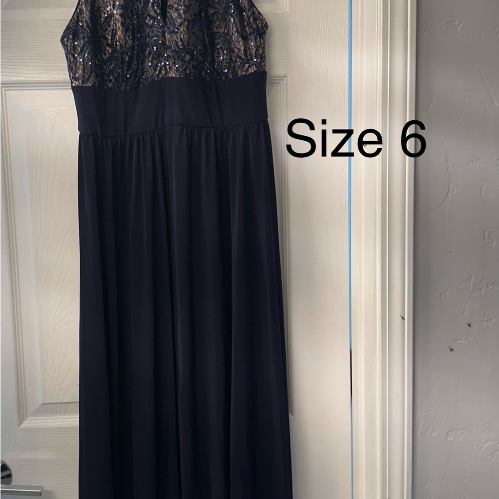 Elegant Black Lace Evening Gown - Size 6